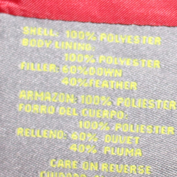 Kenneth Cole REACTION, red down puffer snap buttons and zipper closure vest - Picture 9 of 10